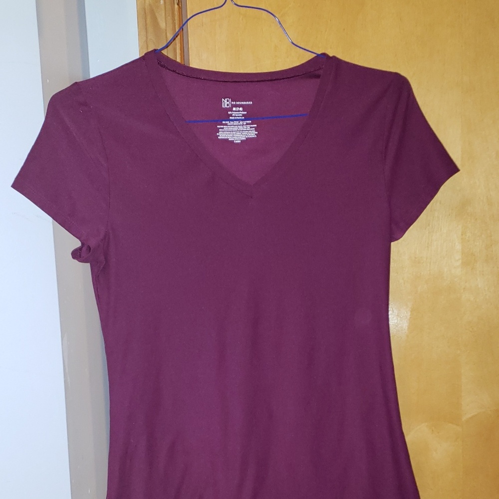 v neck tshirt